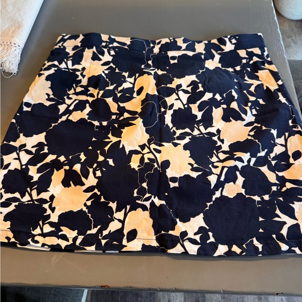 croft & barrow Navy and Cream Floral Cotton Skirt